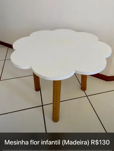 Vendo mesa em forma de nuvem