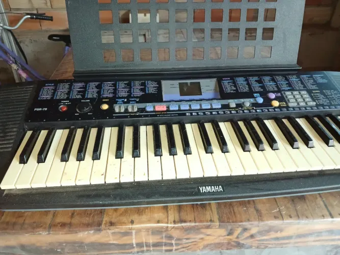 Piano novo funciona tudo bem cuidado