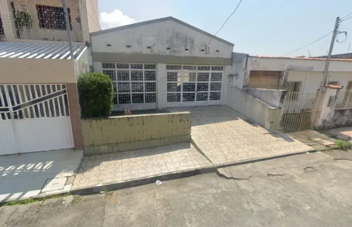 Casa 4/4 sendo duas suítes
