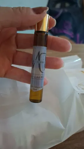 Perfume rollon a base de oleo