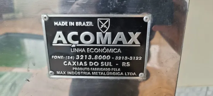 Churrasqueira elétrica e a gás com 15 espetos