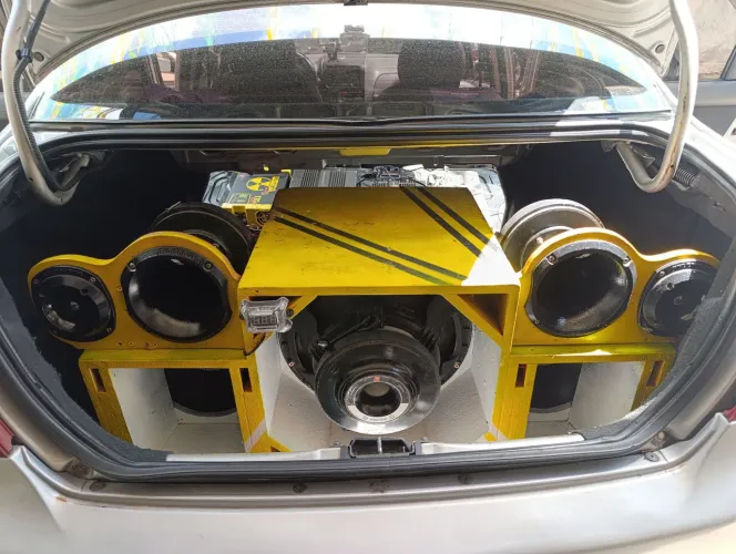 Som automotivo completo