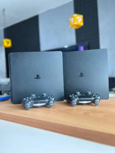 PS4 Slim c/ Garantia- Perfeito estado 
