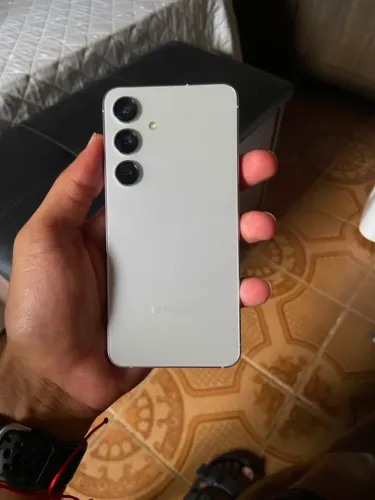 Samsung s24