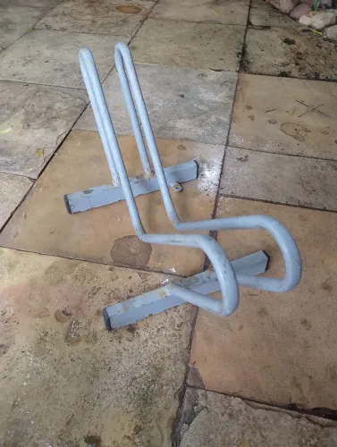 Suporte de chão para bike