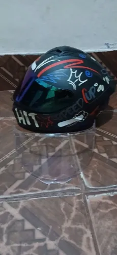 Capacete top