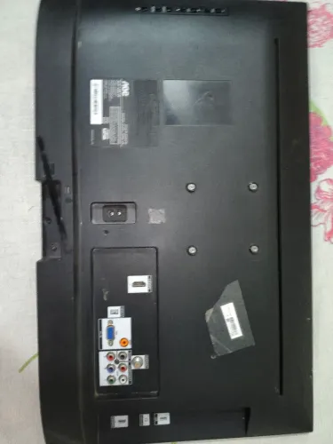 TV AOC 23,6" - Funciona perfeitamente + Cabo + Controle Remoto