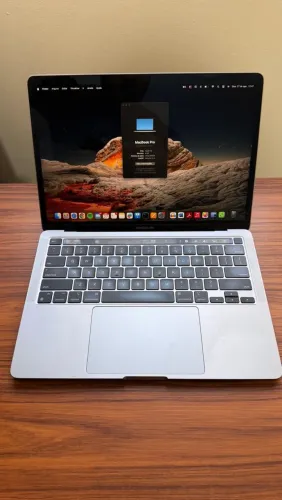 MacBook Pro M2 2022 | 13,3 | 8 GB RAM | 256 GB SSD | Impecável