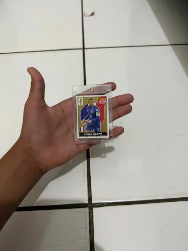 Figurinha Copa 2026 Kylian Mbappé Gold