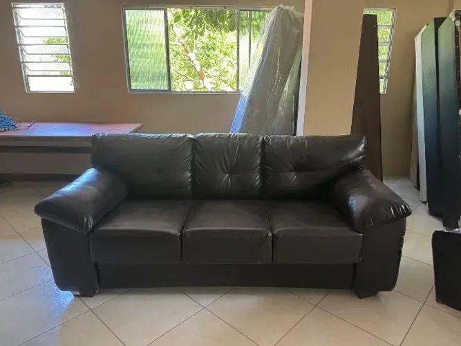 Sofá Grande 3 Lugares - Estrutura Firme e Muito Confortável