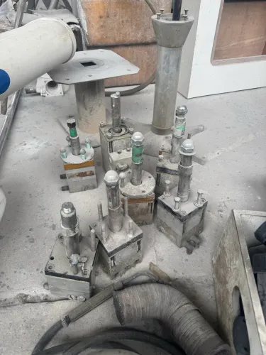 Caixas de direção / vasos / bombas/ Timão / silenciadores