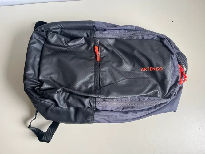 Mochila raqueteira Artengo