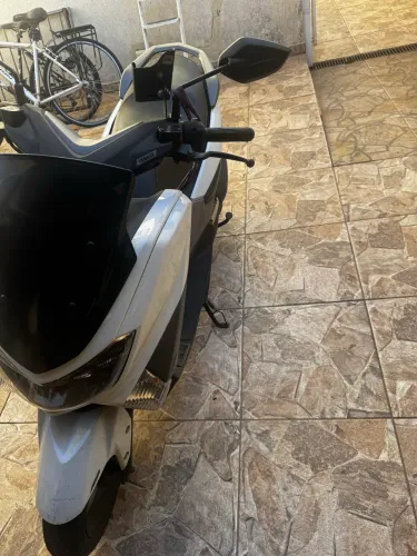 Nmax Top! Muito nova.