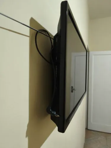 TV LG. 32" Perfeita.