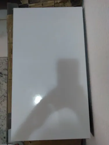 Revestimento cerâmico branco CEDASA 