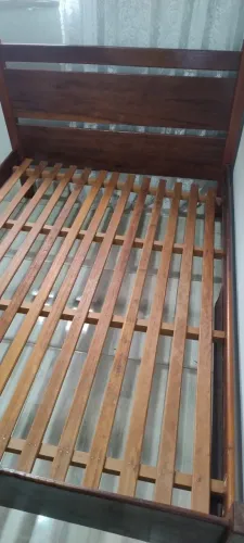 Cama de Casal - Madeira maciça