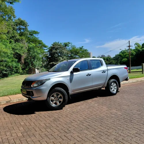 Mitsubishi L200 Triton Sport GLX 2.4 CD Diesel Mec. 2019