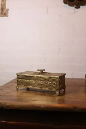 Caixa de Latão vintage rococó francês metal dourado decoração antigo antiquario arte jóias