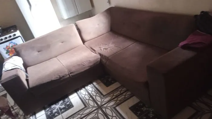 Vendo esse sofá usado como está na foto //// Valor 90 reais // Retirada no zumbi 1 