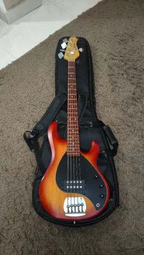 Baixo Music Man Sterling 5