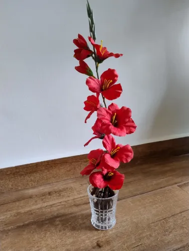 Lindo arranjo de Flores vermelhas