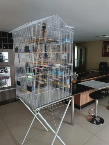 GAIOLA GRANDE PARA PÁSSAROS