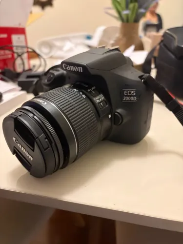 Canon EOS 2000D + 18-55mm + 50mm, pouquíssimo uso