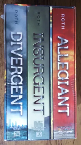Box Divergent de Veronica Roth Lacrado (Inglês)