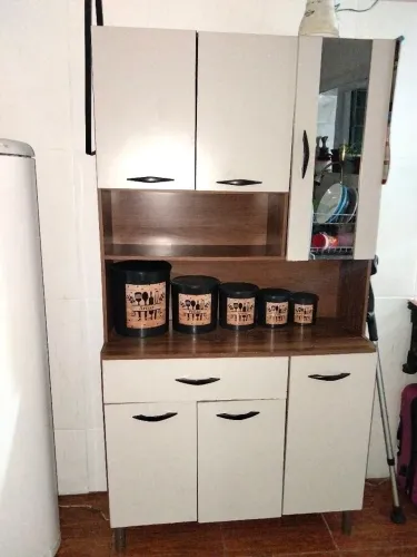 Armário de cozinha com espaço de até 6 gavetas
