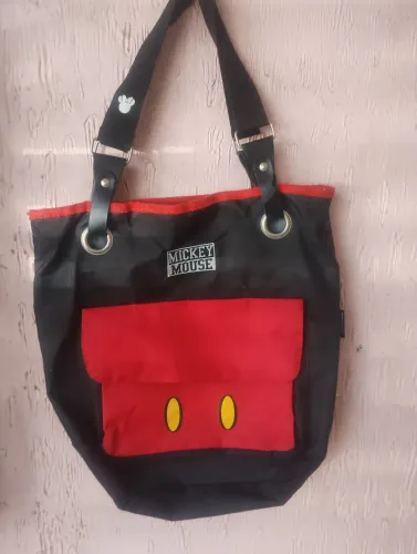 Vendo bolsas Mickey e Wizard 