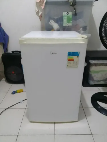 Frigobar midea 