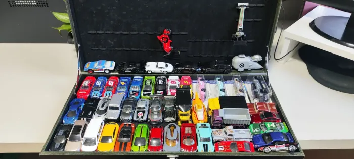 50 miniaturas, hot Wheels, Matchbox, antigos, Ferrari, premium