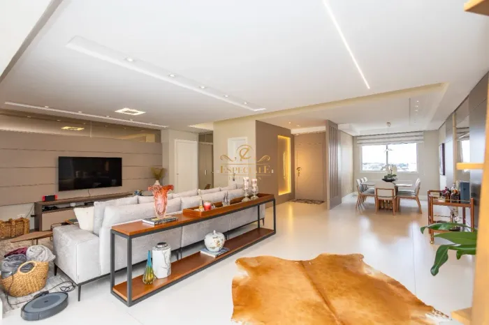 EXCELENTE APARTAMENTO À VENDA EM CONDOMÍNIO CLUB - ÁGUA VERDE | 3 QUARTOS (1 SUÍTE)