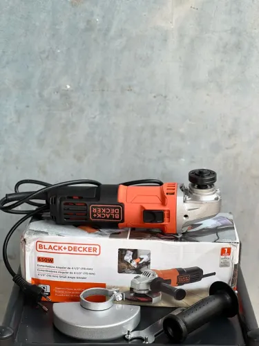  ESMERILHADEIRA ANGULAR BLACK+DECKER G650 ?