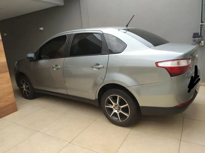 Fiat Grand Siena Attrac. 1.4 EVO F.flex 8V 2013