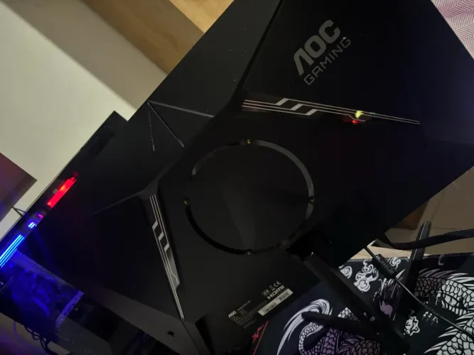 MONITOR AOC 23,8 polegadas 180hz