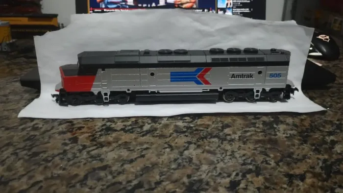 LOCOMOTIVA FP45 AMTRAK