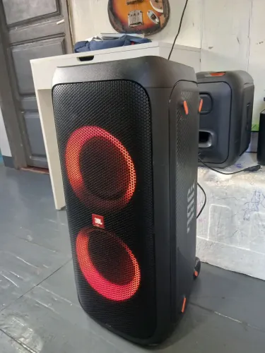 Caixa de som JBL 310