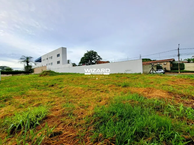 Terreno à venda com 737 m², esquina no bairro Nova Campinas