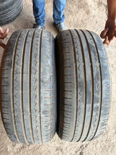 Par de Pneus 205/60/16 Importado todo original R$360