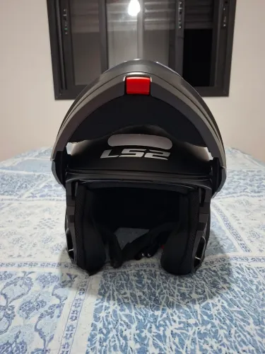 Capacete Articulado LS2 Strobe II
