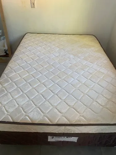 Cama box semi nova, rack e uma cômoda 