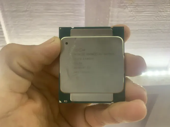 PROCESSADOR 2670 12 NÚCLEOS 24 THREADS INTEL , WINDOWS 11 PRO