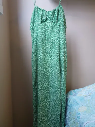 Vestido Zara, com fenda, usado uma vez, em perfeito estado