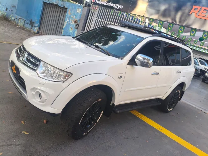 Mitsubishi Pajero HPE 3.5 4X4 Flex 5P Aut. 2016