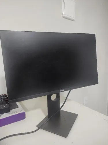Monitor Dell 21.5" IPS Full HD - Com Ajuste de Altura