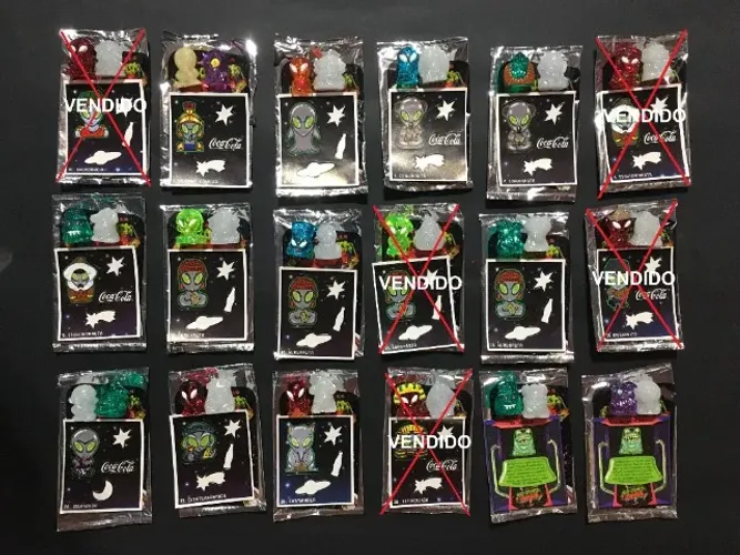 Lote com 13 Pacotes Coleção Gelo-Cósmicos Coca-Cola (26 Gelo-Cósmicos + 13 Adesivos/Cards)