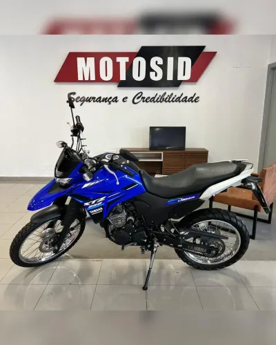 YAMAHA XTZ 250 LANDER AZUL 2024