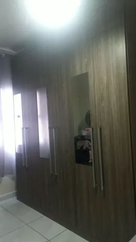 Guarda Roupas Usado