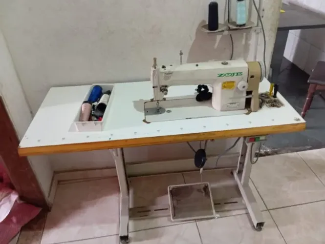 MAQUINA DE COSTURA RETA ZOJE 8700